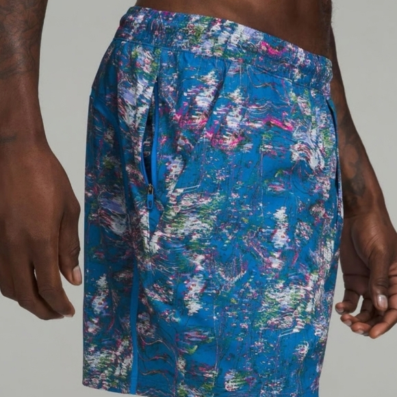 Lululemon Men's Pace Breaker Shorts 7" Blue Floral Size XL - Picture 15 of 16